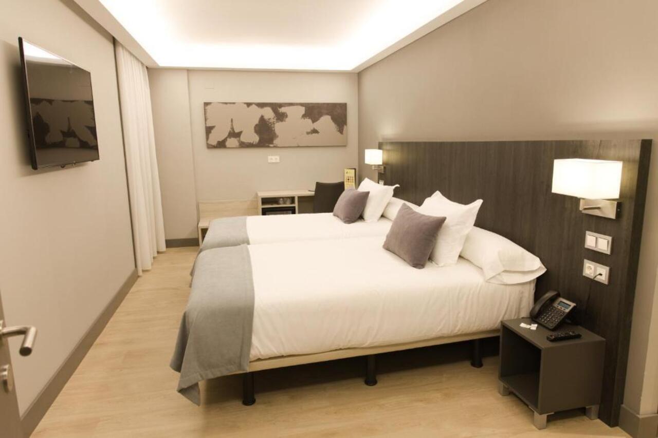 Hotel Cruz De La Victoria El Berron 外观 照片